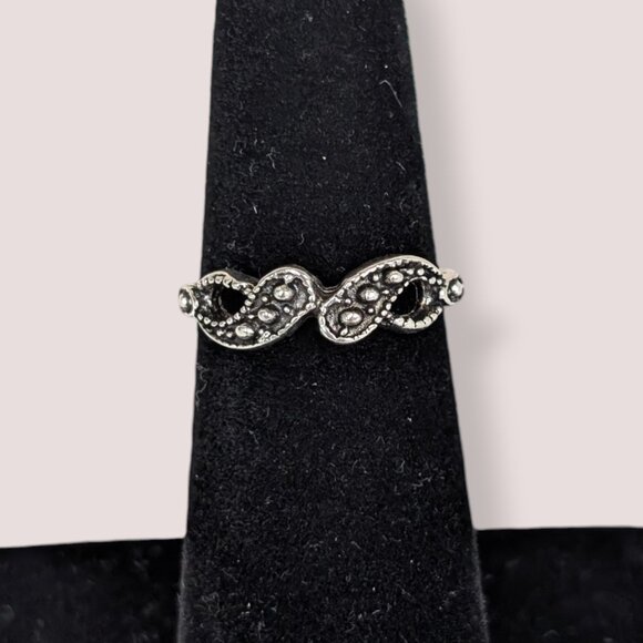 (3/$20) Dainty Dot & Swirl Cut Out Ring - Picture 3 of 5